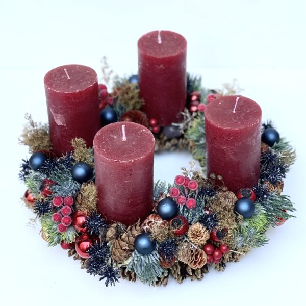 Advent wreath in red and blue